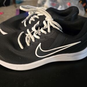 Nike Black and White Sneakers Like New